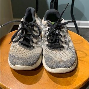 Women’s 8.5 Nike Free shoes